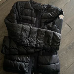 Kids moncler coat been worn couple times fit kids size large 14/16 for a girl